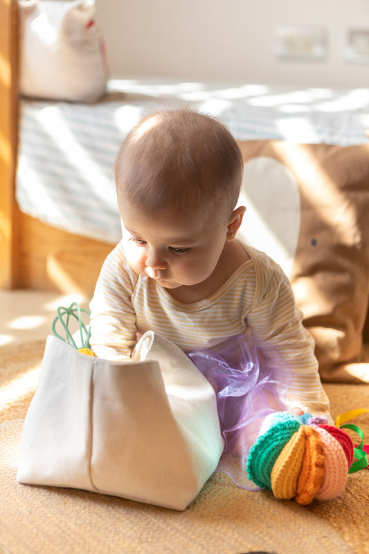 Cesto de los Tesoros para Bebés. Inspirado en pedagogías activas (Montessori, Pikler y Waldorf)